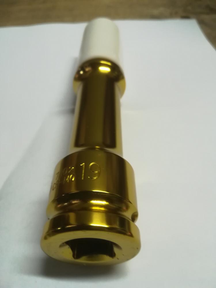 Hlavica 19mm x 1/2" x 150mm 6-hranná predĺžená pre AL kolesá BGS nástrčná (orech)